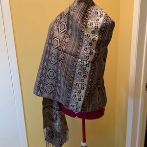 Beautiful Eggplant and brown scarf 🔴